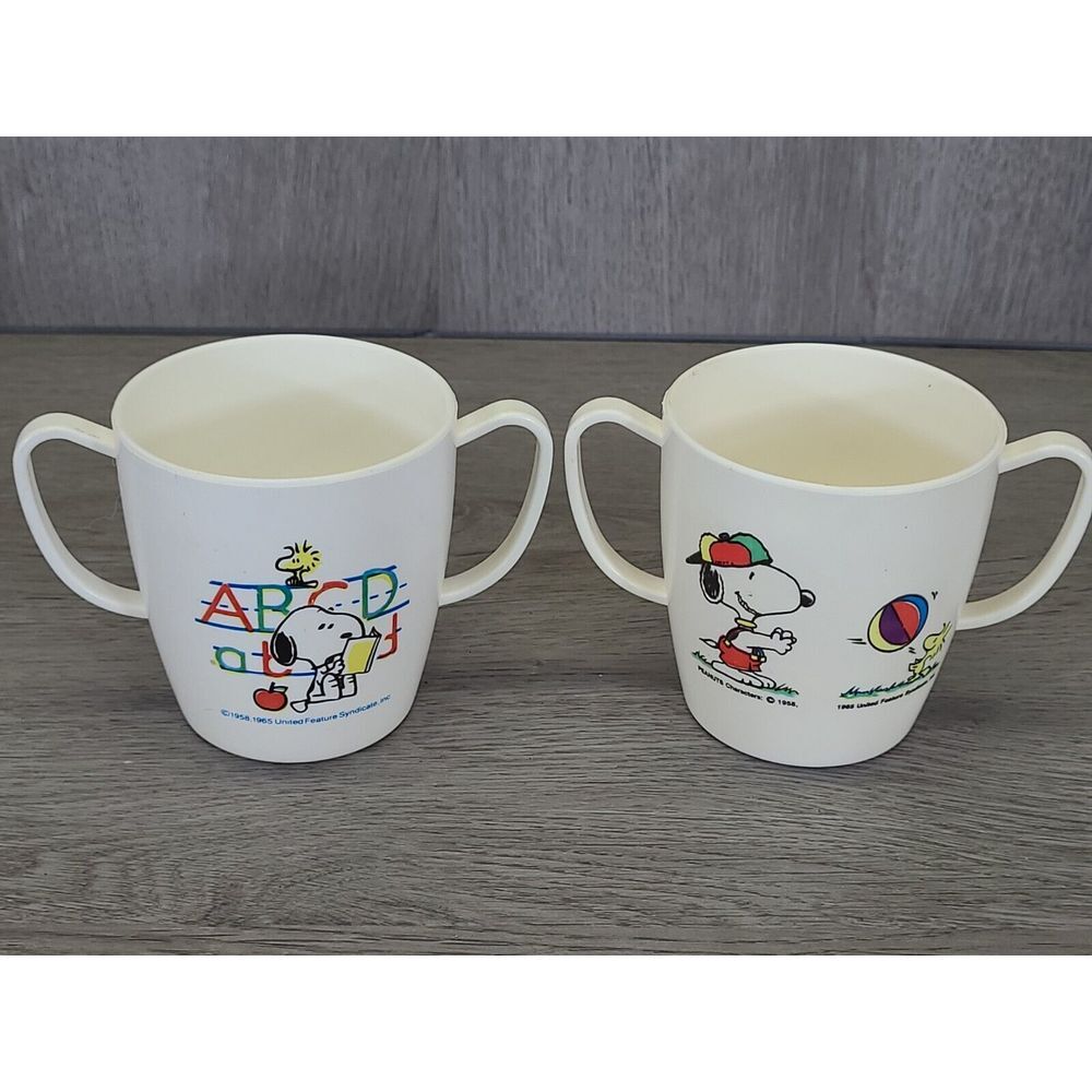 Vtg Snoopy Peanuts Themed‎ Plastic Cups Double Handled Woodstock Danara 1965